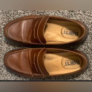 Men’s BORN size 9 shoes